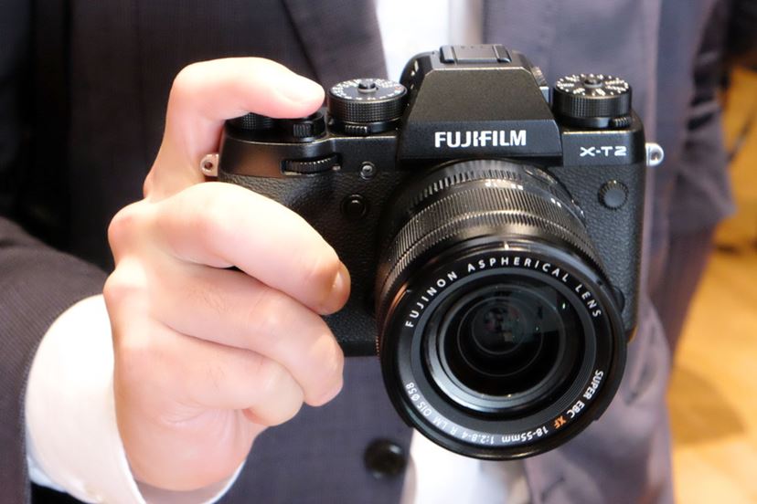 進化のポイントは“動体”への対応！ 一眼レフスタイルの新型ミラーレス