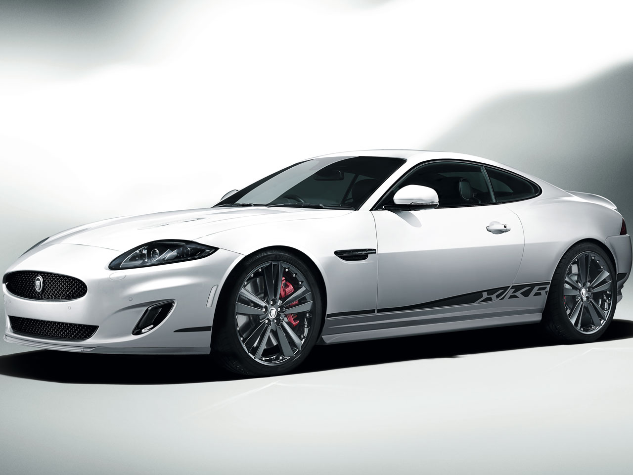 ジャガー XKの価格・新型情報・グレード諸元 価格.com