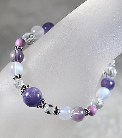 ティファニーストーンとムーンストーン、アメジストのデザイン