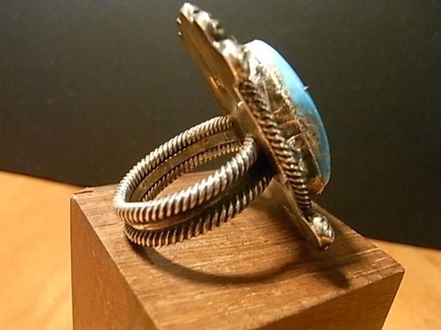 ナバホ族【Leon Martinez /レオン・マルチネス】＜Kingman Turquoise
