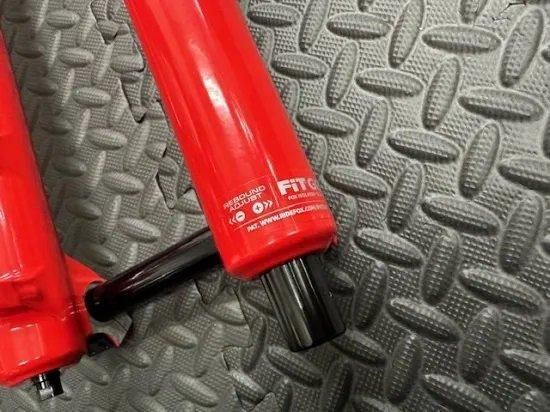 店頭在庫ございます。 2026-2025 MARZOCCHI Bomber DJ 26in 100 Grip