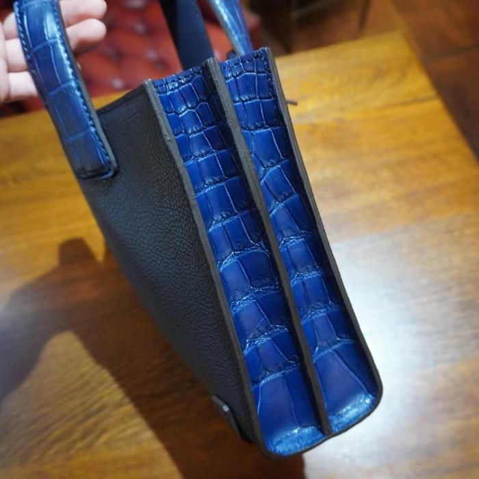 クロコちょい持ちバッグ」 アンルームモデル