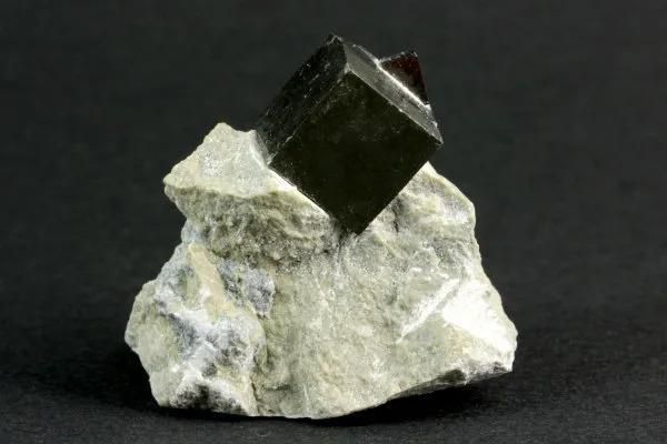 パイライト (黄鉄鉱) 原石 49g｜天然石 原石 通販のキラリ石