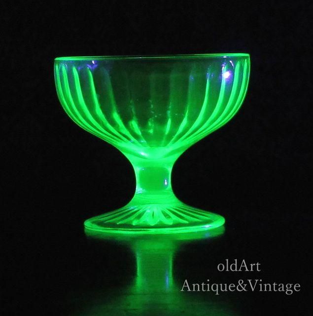 USA製Hazel Atlas社1930年代アメリカンアンティークウランガラス