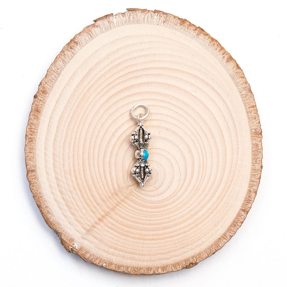 チベット密教仏具】ドルジェ（金剛杵）モチーフのペンダントトップ｜旅