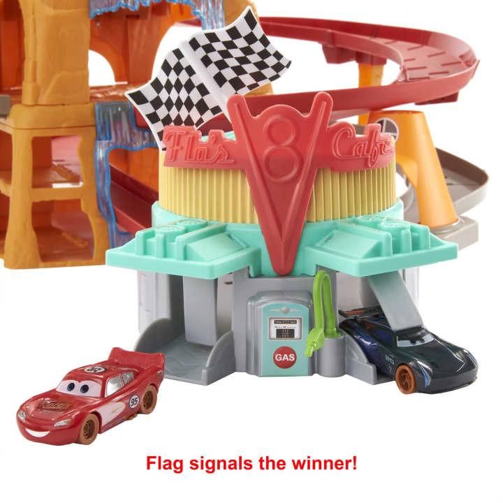 RADIATOR SPRINGS MOUNTAIN PLAYSET ラジエタースプリングス