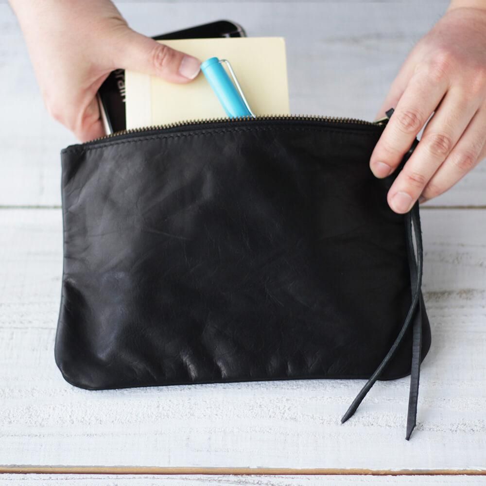 本牛革 ワックスレザー フラットポーチ handy S（ブラック） | アジア