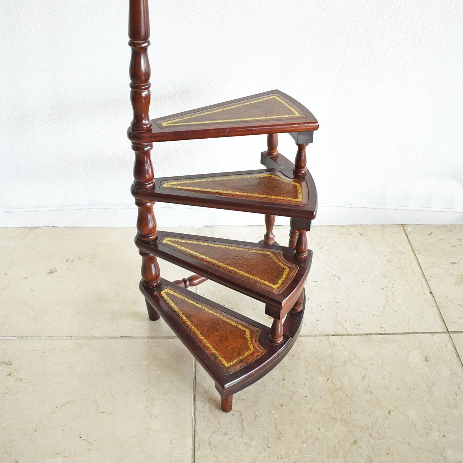 レザートップ ライブラリーステップ 1940年代 イギリス製 / WESTWOOD