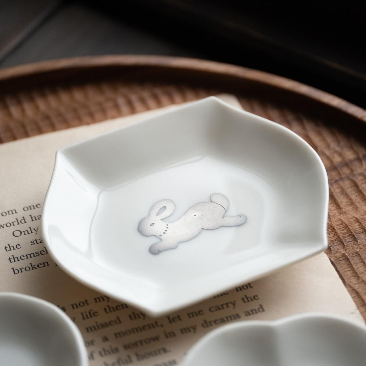 竹村聡子 銀獣豆皿／ウサギ／昼 - alltid｜オルティッド 暮らしの道具