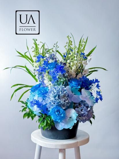 夏にピッタリ！爽やかブルーのフラワーアレンジメント - めずらしい