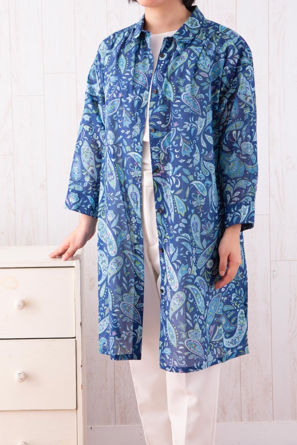 シャツカラーヨーク切替ギャザーチュニック ジェノバ ブルー - 山本仁