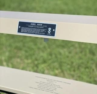 JAMES HOOK - BRUNT｜BUSH DE CAMPERS