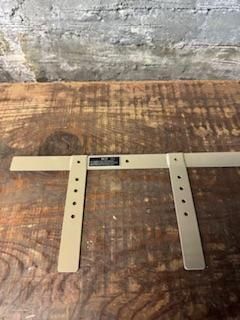 REALIST - BRUNT｜BUSH DE CAMPERS