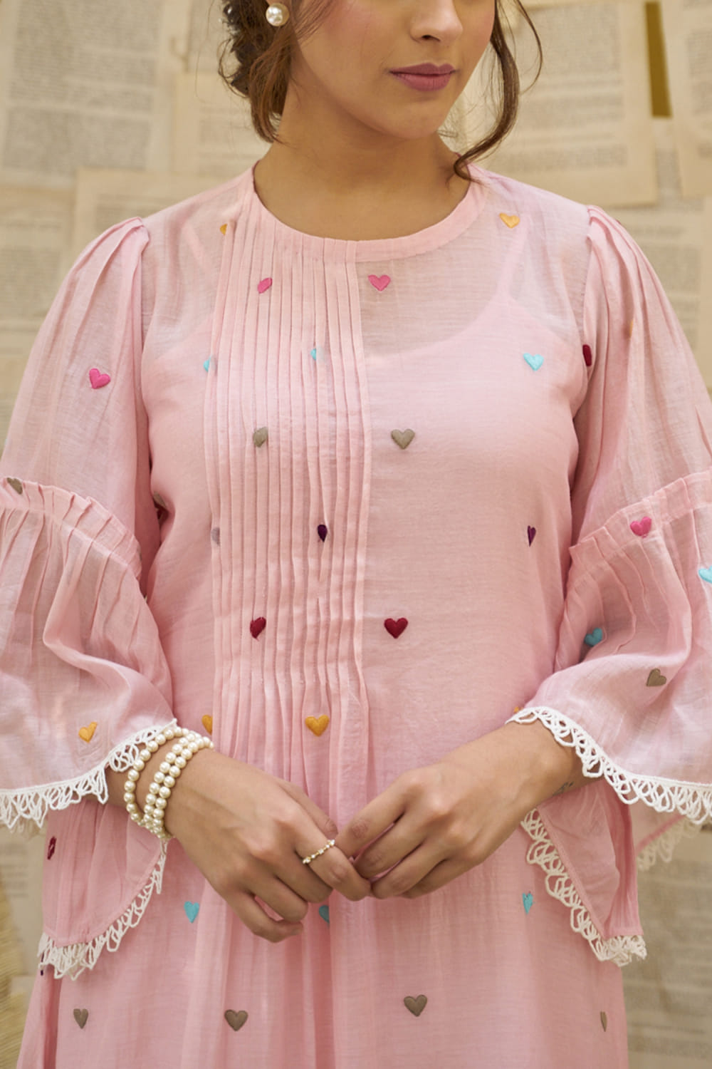 Buy Pink heart embroidery kurta set by Naaz by Noor at Aashni and Co