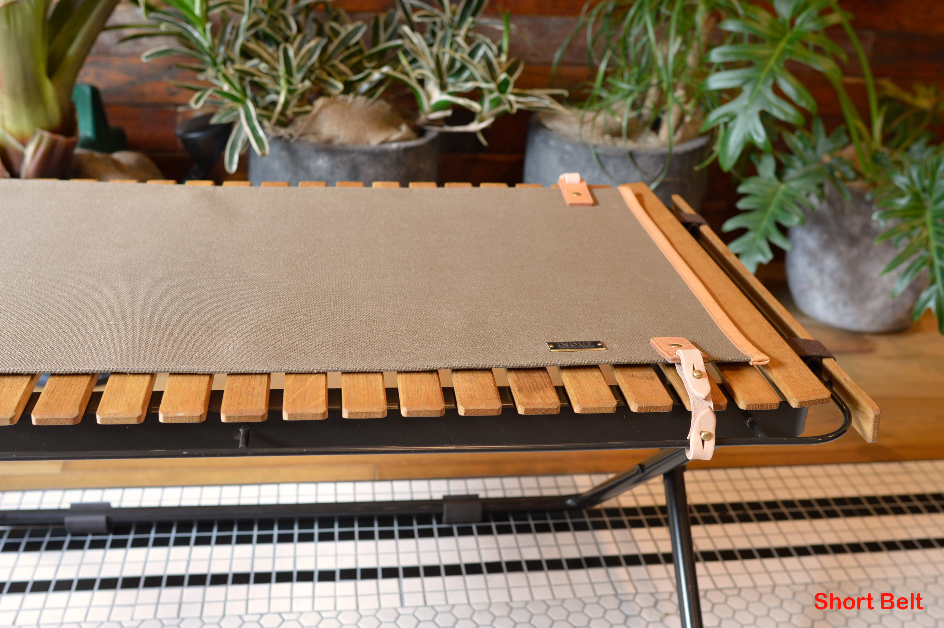 INOUT （イナウト） / Turtle Table top