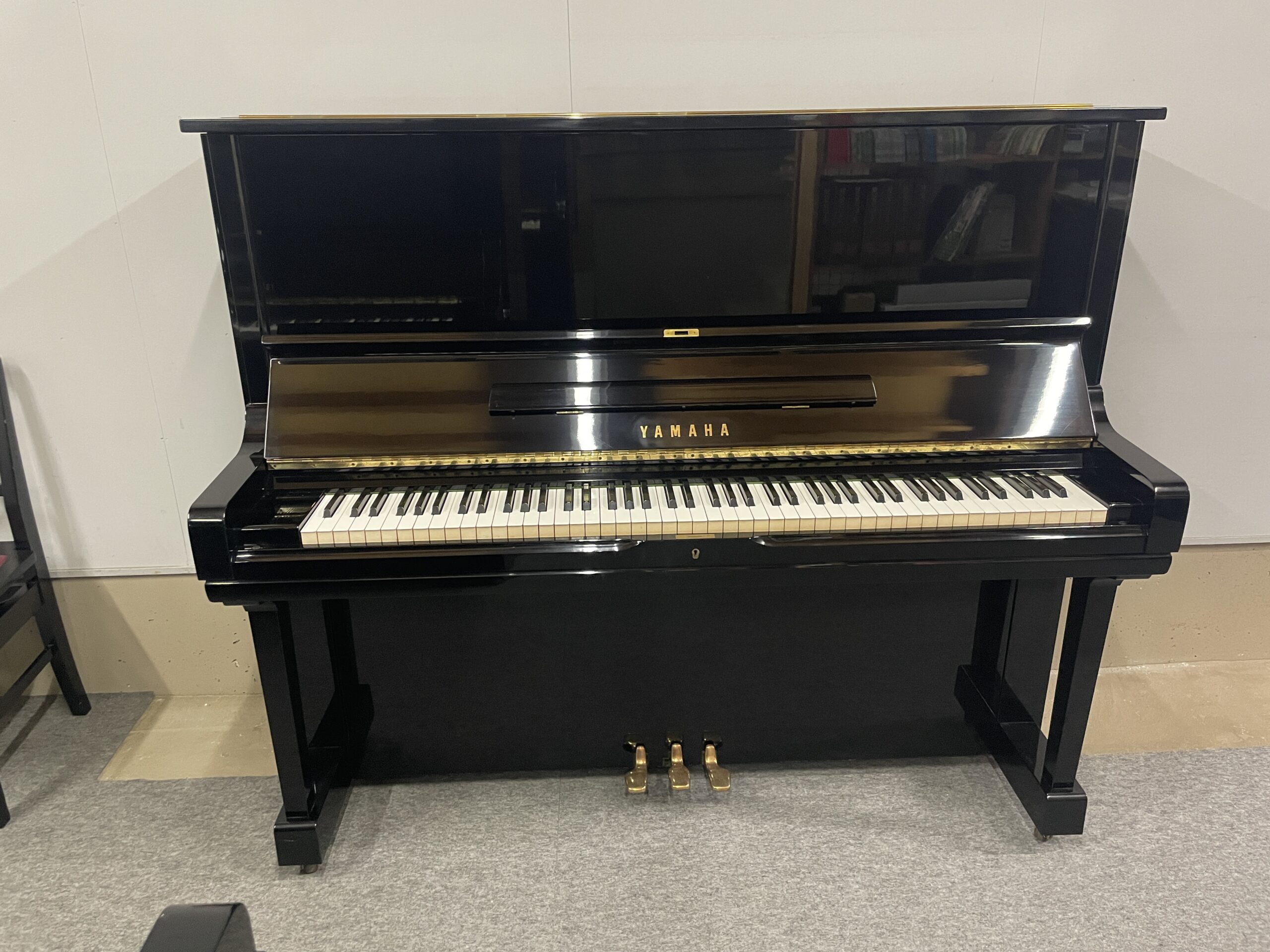 中古ピアノ】YAMAHA アップライトピアノ U1H 1942985 黒(鏡面艶出し