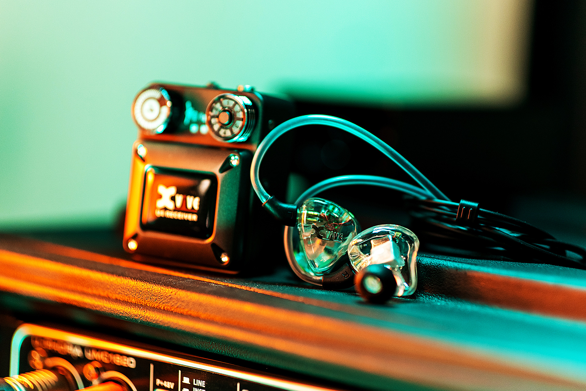 Xvive U4T9 | 低価格で人気のイヤモニワイヤレスシステムとインイヤー