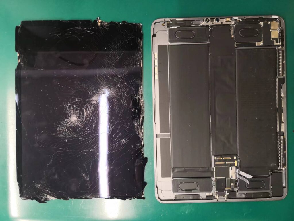 iPad Pro 11 インチ (第 2 世代)】 液晶破損 液晶漏れ 操作できない