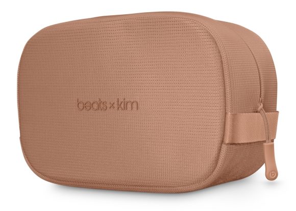 Beats Studio Proがキム・カーダシアンとコラボ！専用カラー3色を用意