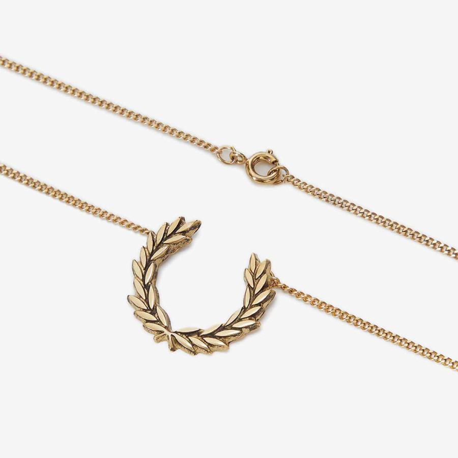 FRED PERRY（フレッドペリー） ローレル リース ネックレス ペンダント