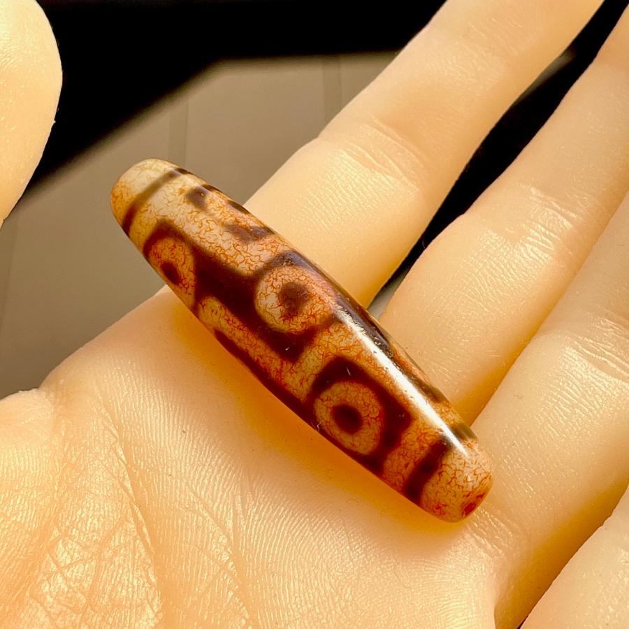 九眼天珠 朱砂 s728 老天珠 古代チベット瑪瑙 ジービーズ 55.2mm