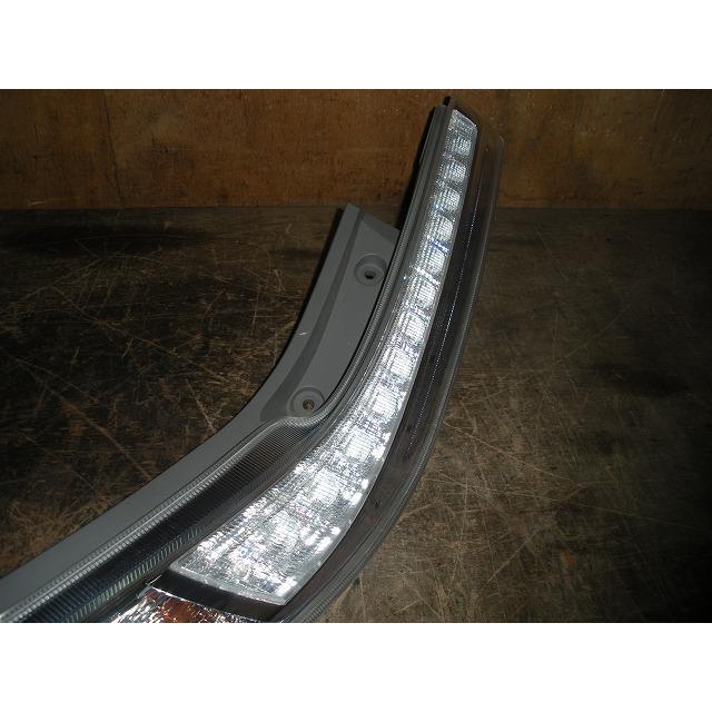 リーフ ZAA-AZE0 右テールランプ ブレーキランプ ストップランプ 純正