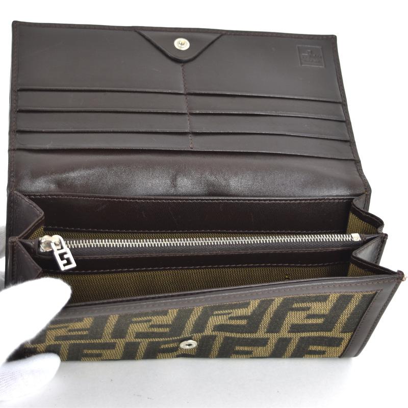 FENDI（フェンディ） 財布 ズッカ 二つ折り長財布 カーキ×ダーク