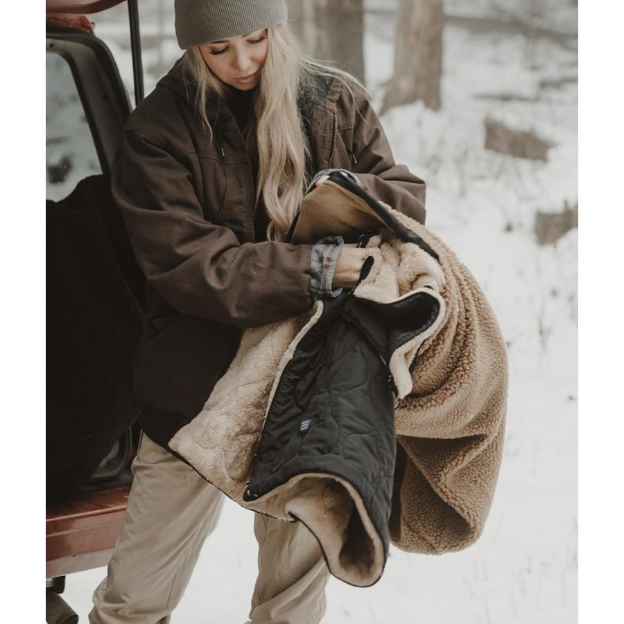 BROOKLYN OUTDOOR COMPANY The Eco Down Thermal Fleece Blanket