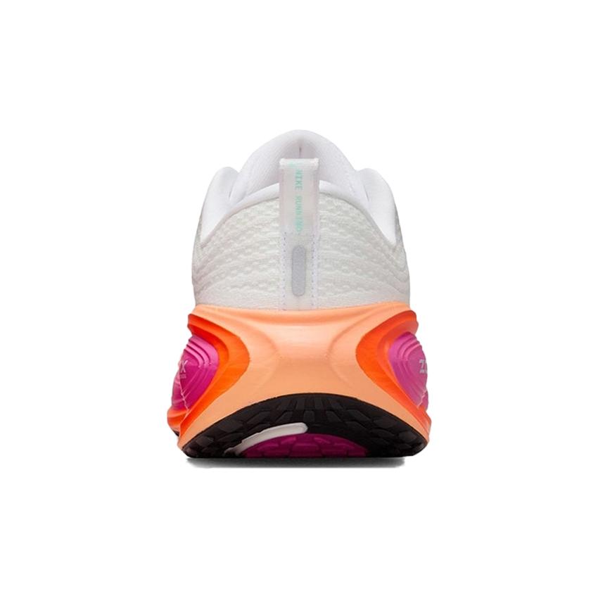NIKE（ナイキ） 女性 レディース シューズ W VOMERO PLUS ウィメンズ