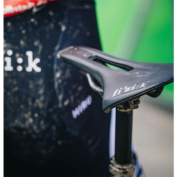 フィジーク（fi'zi:k） サドル ヴェント アンタレス R5 S-Alloyレール