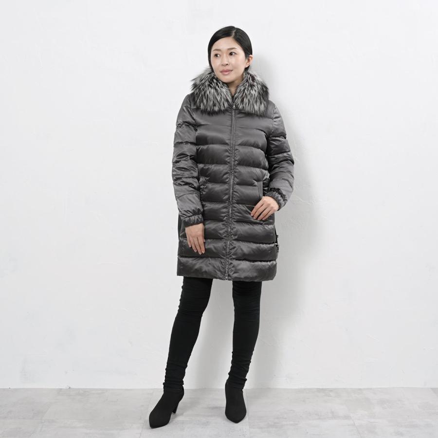 PRADA（プラダ） ダウン ジャケット コート レディース ファー