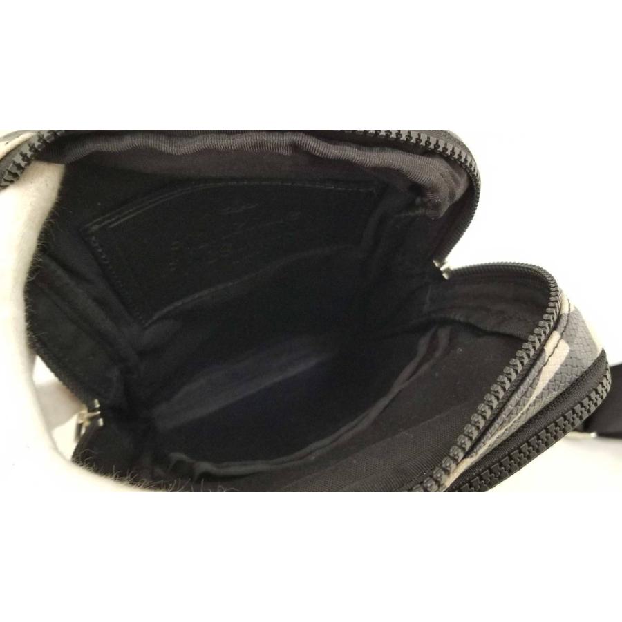 Vivienne Westwood（ヴィヴィアンウエストウッド） ボディバッグ