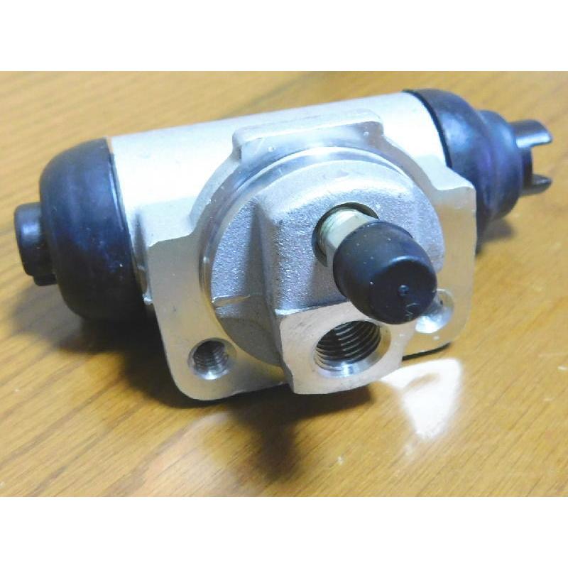 左右2個セット サニトラ後期用 リヤ/ブレーキ/ホイールシリンダー新品