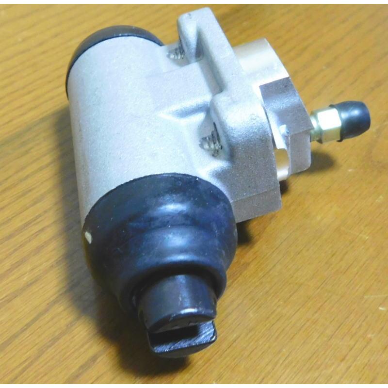 左右2個セット サニトラ後期用 リヤ/ブレーキ/ホイールシリンダー新品