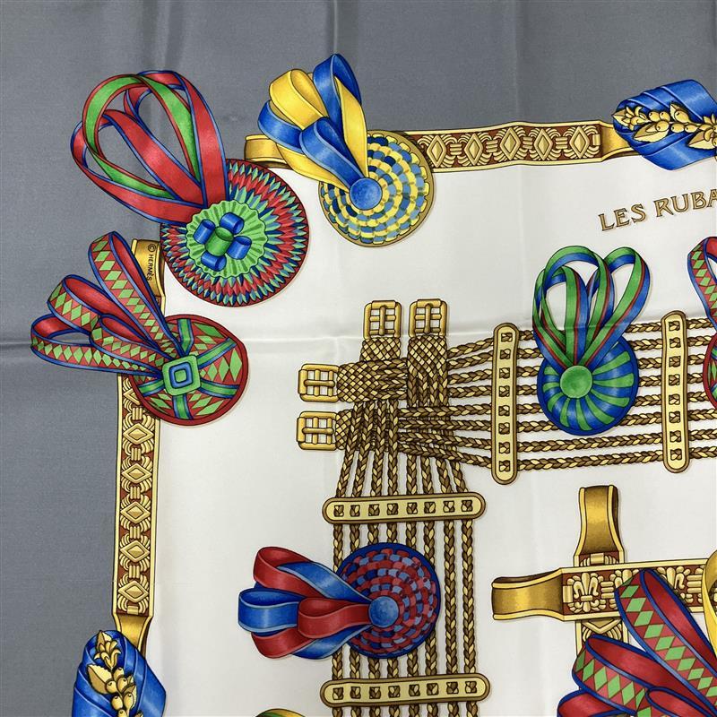 HERMES（エルメス） カレ90 LES RUBANS DU CHEVAL 馬のリボン飾り