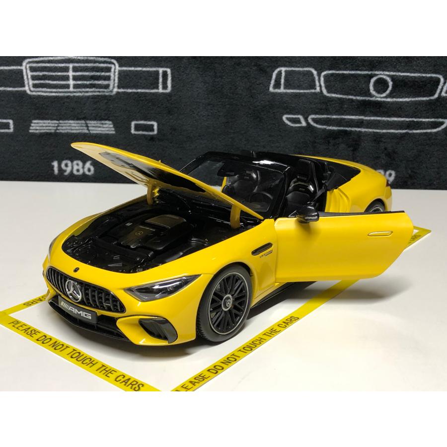 iScale iScale 1/18 Mercedes Benz SL63 AMG (R232) 4MATIC 2022 SUN