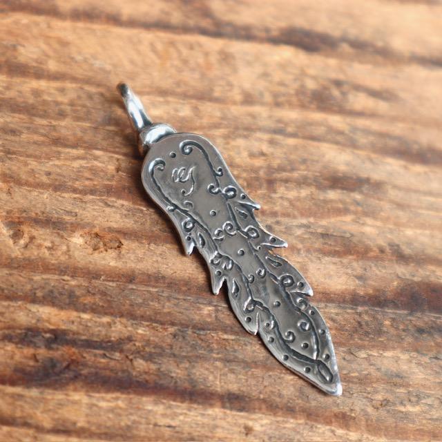 galcia フェザー NAJA FEATHER ペンダントトップ シルバー ガルシア
