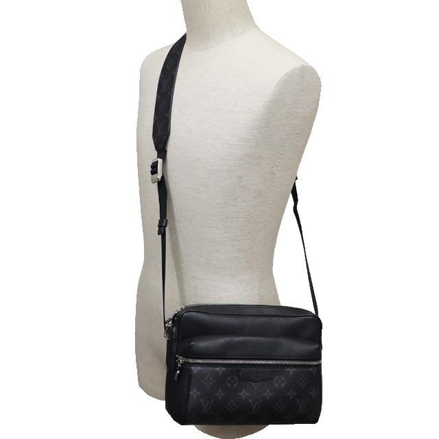 アウトドア・メッセンジャー （美品）ルイヴィトン LOUIS VUITTON