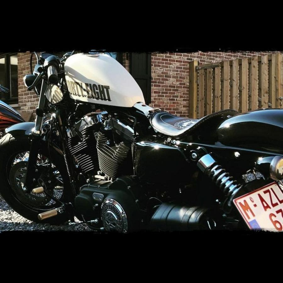 ハーレー dhカスタム スポーツスターチェッカー・ソロシート (ブラック