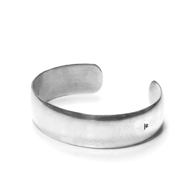 トムウッド TOM WOOD The Cuff (S) シルバープレートバングル シルバー