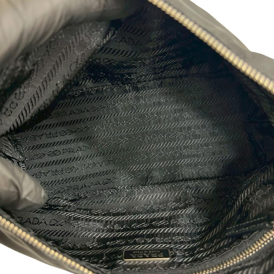 PRADA（プラダ） 極 美品 希少品 三角ロゴ 金具 テスート ナイロン