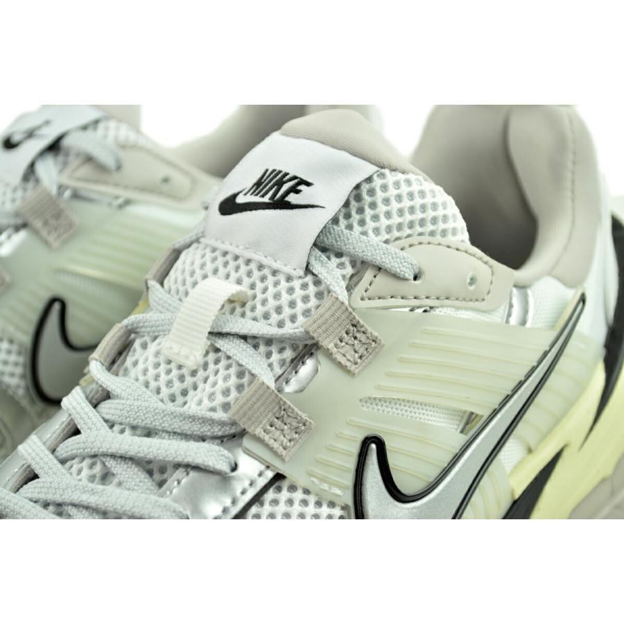 NIKE（ナイキ） V2K ラン NIKE V2K RUN summit white/metallic silver