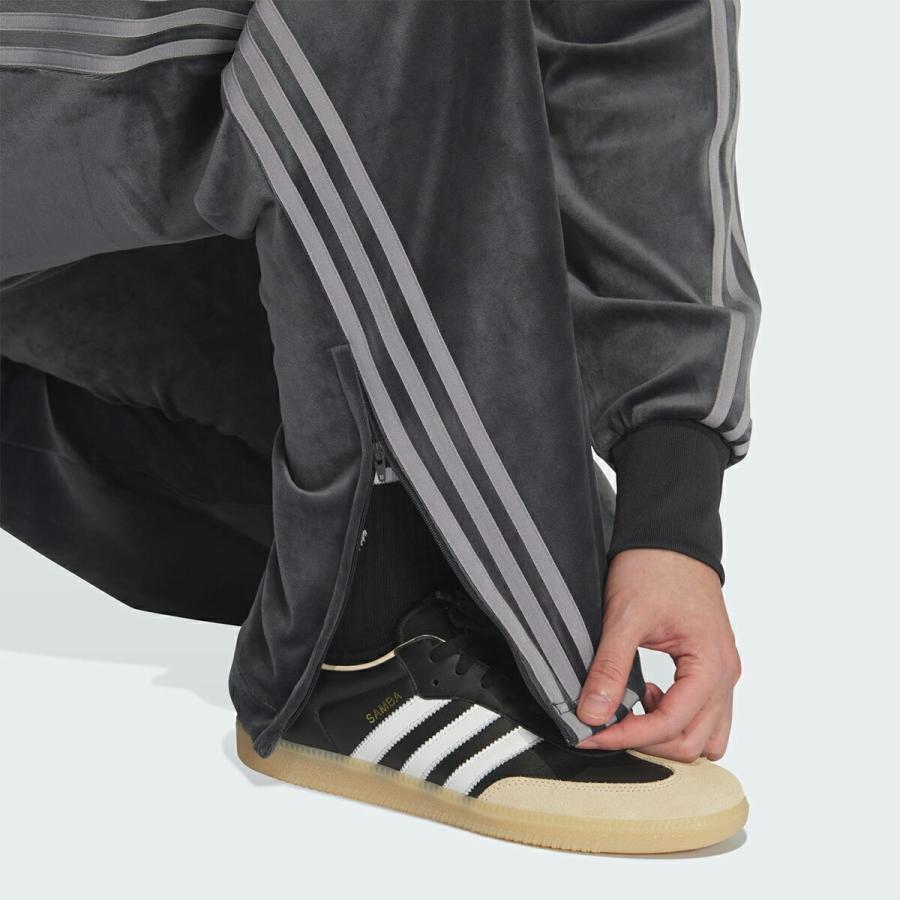adidas（アディダス） ファイヤーバード ベロア トラックパンツ グレー