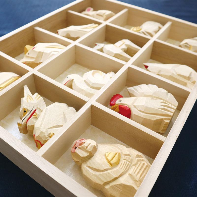 十二支 木製 楠／楠一刀彫 十二支揃 桐箱入／職人 干支飾り 木彫り