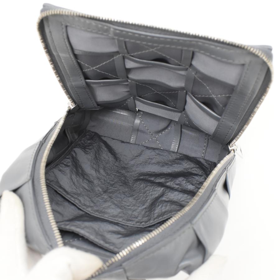 BOTTEGA VENETA（ボッテガ・ヴェネタ） カセット スリングバッグ