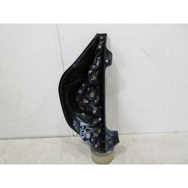 トヨタ アクア NHP10 後期 純正 右テールランプ : 株式会社MKParts