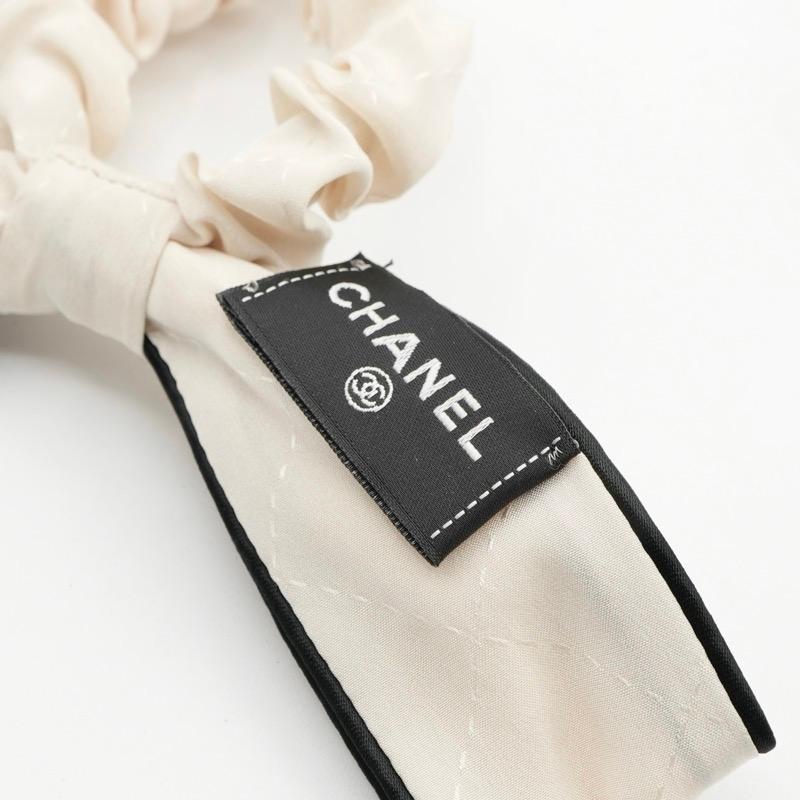 CHANEL（シャネル） ヘアアクセサリー ホワイト ブラック ココマーク
