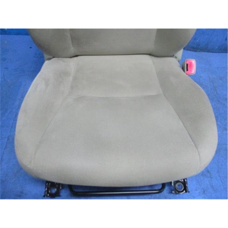 トヨタ 純正 カローラアクシオ 《 ZRE142 》 運転席シート P70200