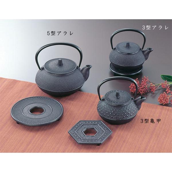 岩鋳（IWACHU） 南部鉄器 鉄瓶兼用 新急須 3型アラレ セット （釜敷付