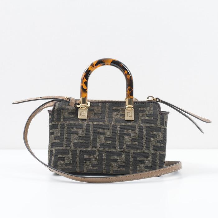 FENDI（フェンディ） ショルダーバッグ ハンドバッグ ブラウンFF